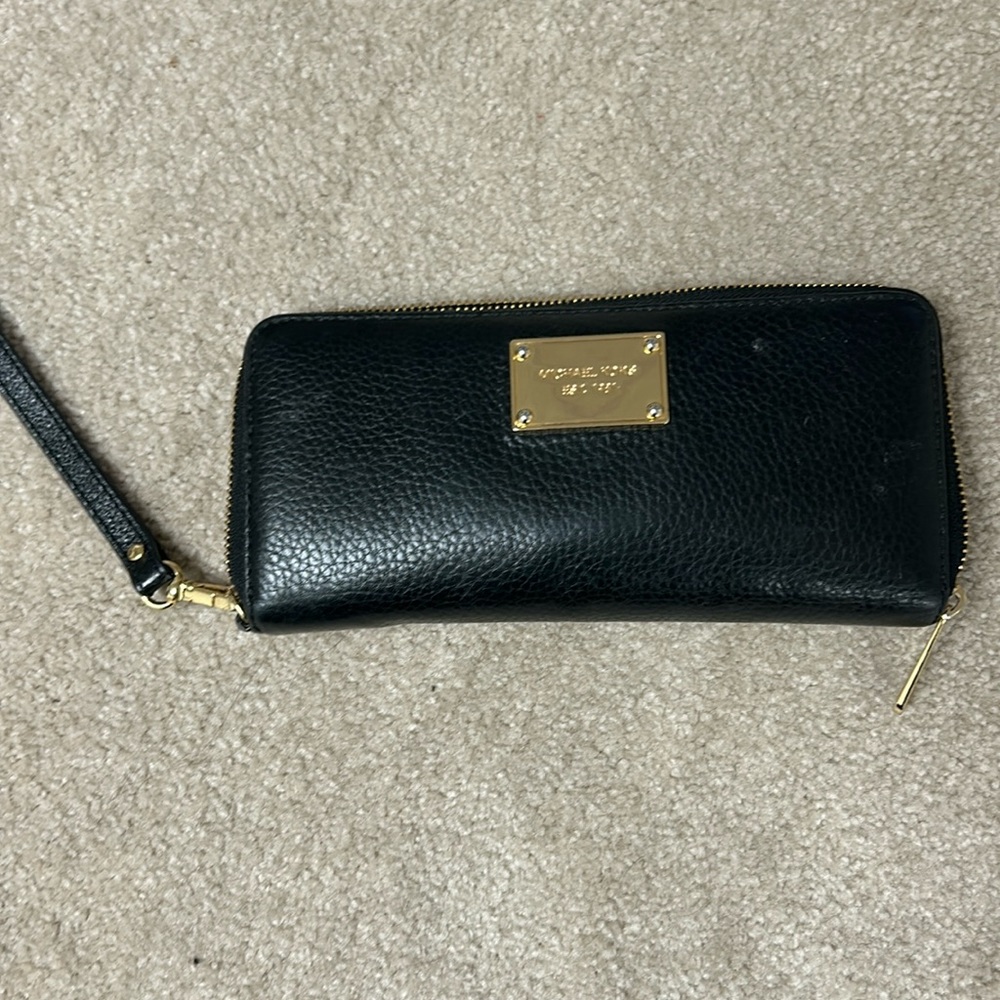 Michael Kors Black & Gold Wallet